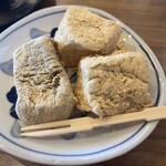 万葉 - 万葉モーニングには、わらび餅が3個ついてきます。