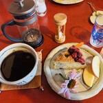 ベヌー・ギャラリーアンドカフェ - コーヒーをスイーツ