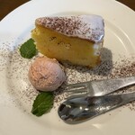 Italiandining PINO - レモンケーキ