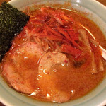 麺通 - カラフトらーめん（辛背油）半麺こってりで 700円