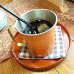 キジマ - 銅のカップ入りアイスコーヒー♪