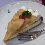 キル フェ ボン - 桃とミルクプリンのタルト