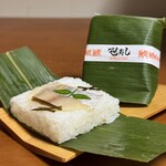 芝寿し - 笹寿し(鯛)