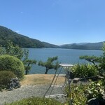 ドライブイン よしだ - 運良く窓際に着席からのパシャ