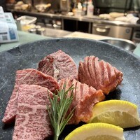 和牛とワイン 焼肉きゅうこん - 和牛ヒレ・和牛ハラミ・厚切り牛タンの 豪華三種盛り