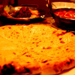 インド村 - チーズナン