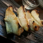 鶏炎 - 軟骨（ヤゲン）は大ぶりで、むね肉も多めにあります！