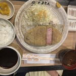 厚切りレアとんかつ やまとん - ロースカツ定食並1790円