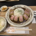 厚切りレアとんかつ やまとん - カツカレー1390円