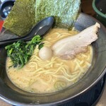 まんぷく家 - ラーメン880円