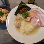 Ramen Break Beats - 何とも綺麗なラーメンです。