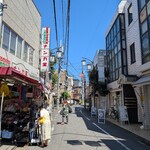 Ramen Break Beats - 駅前通りではなく左に曲がってみました。