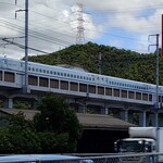 大阪屋 - 新幹線と看板：2025/07/26