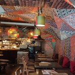 KITCHEN BAR 新目黒茶屋 - 店内、西陣織の装飾。