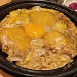 鳥開 総本家 - カツ鍋のアップ