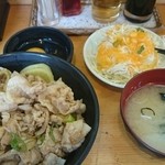 伝説のすた丼屋  - 