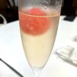 310930784 - スイカのシャンパーニュ