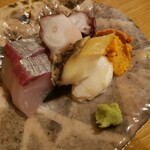 喬司 - お造り（蒸あわび・たこぶつ・しまあじ・生うに）おかわり