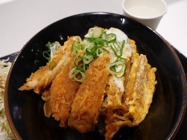 とん一札7枚でカツ丼無料でお得でした。』by オカデンチ : 豚屋とん一