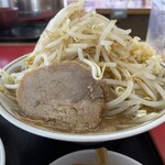 ラーメン もっけだの - 『朝食 ラーメンニンニク野菜マシマシ＋メンマ』のラーメンニンニク野菜マシ