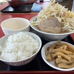 ラーメン もっけだの - 『朝食 ラーメンニンニク野菜マシマシ＋メンマ』