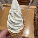 ミルク&パフェ よつ葉ホワイトコージ 新千歳空港店 - 