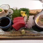 東京住友クラブ - 真子鰈と本まぐろ赤身御造り、胡麻豆腐、コリアンダ風味焼き茄子と生ハム