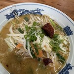 肉マシ鉄板食堂 - 【味噌豚骨ラーメン＝tpヤサイsv辛味】