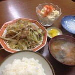 叶や - 2012年2月。肉野菜炒め定食680円。