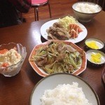 叶や - 2012年２月。料理全貌。ポテトサラダは200円。