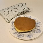 うさぎや - どらやきとパッケージ