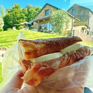 パンの丘 口コミ一覧 : 丘の上のパン屋 - たまプラーザ/パン [食べログ]