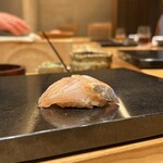 鮨 匠海 - シマアジ(1週間熟成)