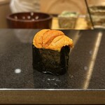 鮨 匠海 - 利尻島産ムラサキウニと礼文島産ムラサキウニの軍艦二重奏