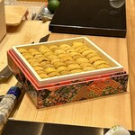 鮨 匠海 - 卸値1箱12万円の最高級ウニ