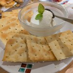 肉のウヱキ - 自家製クリームチーズ