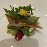 ポンドールイノ - クリスピーな"鮎ロール”大葉香るホワイトバルサミコと山葵オイルのアクセント