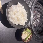 煌 焼肉 - 白米 漬物