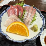 まる信 食堂 - ぷりぷりのヒラマサ！