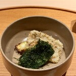 鮨 野儀 - 鱚の二味揚げ　手前：木賊（とくさ）揚げ、右：しんびき揚げ、左奥：ヤングコーン