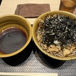 なぜ蕎麦にラー油を入れるのか。 五反田店 - 