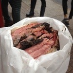 KATZ'S DELICATESSEN - パストラミビーフのサンド（テイクアウト）