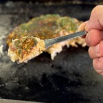 浅草もんじゃ かのや - 「はがし」で食べるお好み焼きもええもんやね
      1口サイズに切れるからやけどしにくいかも、検討！