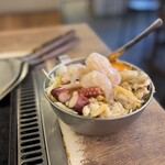 浅草もんじゃ かのや - ٩( °ꇴ °)۶━╹̻╹̻｡
      すぐ焼かずに一旦席を離れてシャッターチャンスくれる
      採用！