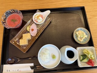 소바 츠보이 - 소바 정식은 반찬이 조금씩 제공됩니다.