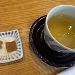 Tsuboi - 冷泡荞麦茶和咸味荞麦脆片