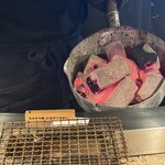 挽肉と米 - 目の前の網は常に熱々⭐︎