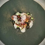 310983883 - 
