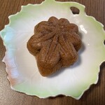 Fuji Iya Eki Omiyagekan Ten - Momiji Manju with Red Bean Paste, JPY 140