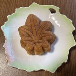 Fuji Iya Eki Omiyagekan Ten - Momiji Manju with Custard Cream – JPY 150